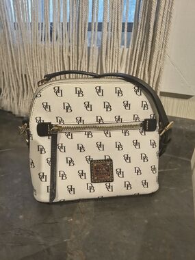 Dooney & Bourke White and Black Logo Crossbody Bag EUC